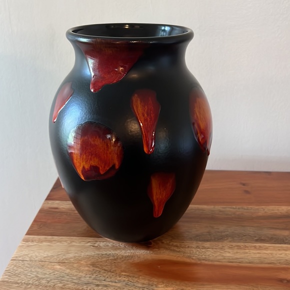 Poole Pottery England Galaxy Pattern Matte Black With Lava Glaze Large Vase. - Picture 5 of 14